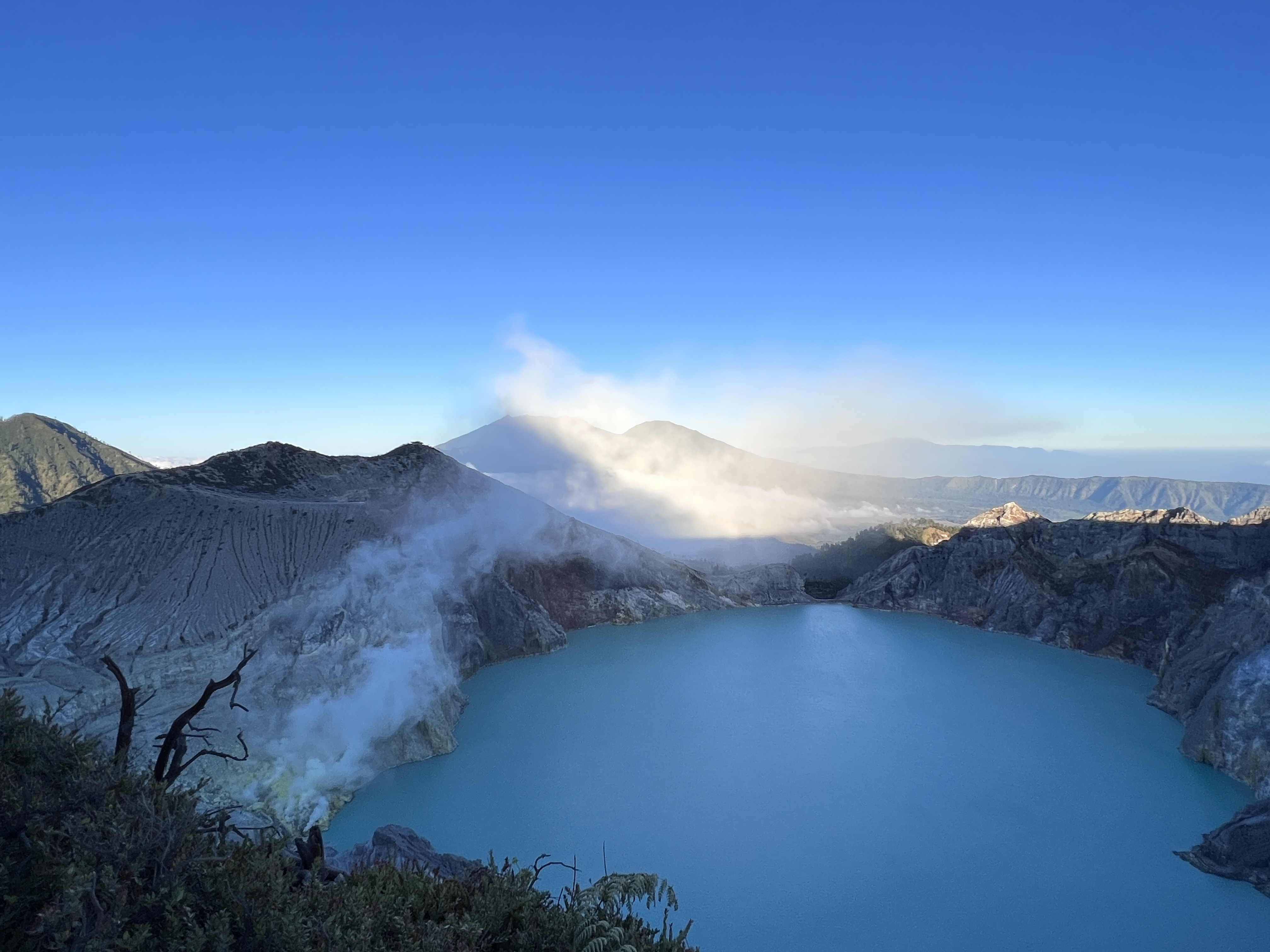 mendaki ijen